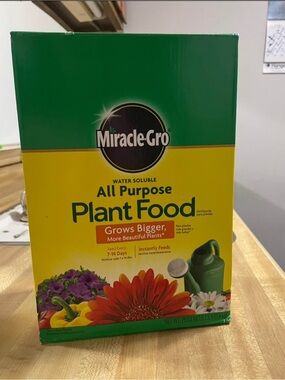 Miracle-Gro All Purpose Plant Food - Green & Yellow Box